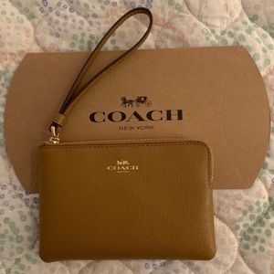 NWT Coach Wristlet